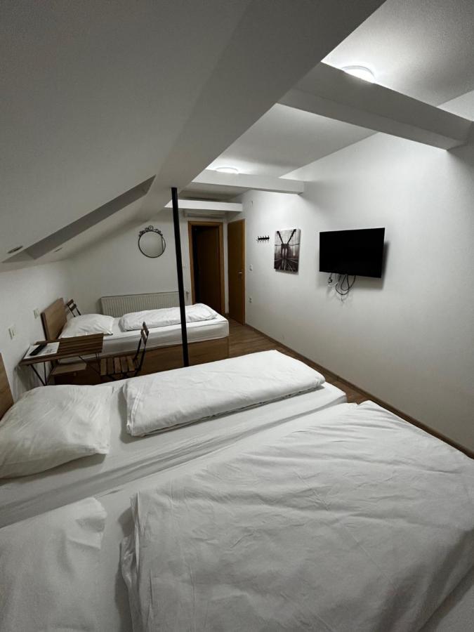 Sobe Zimmer Frei Pozega Exterior foto