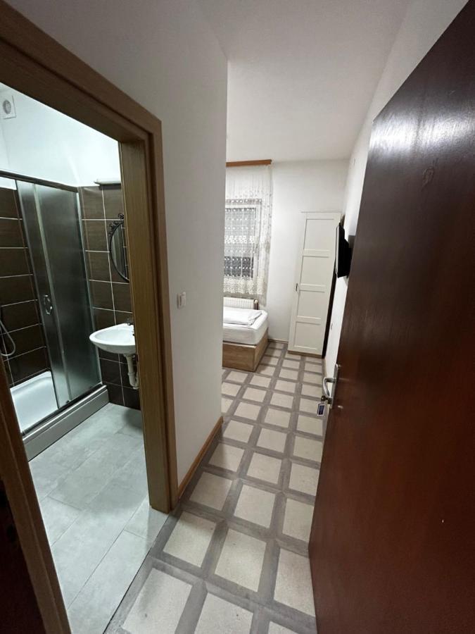 Sobe Zimmer Frei Pozega Exterior foto