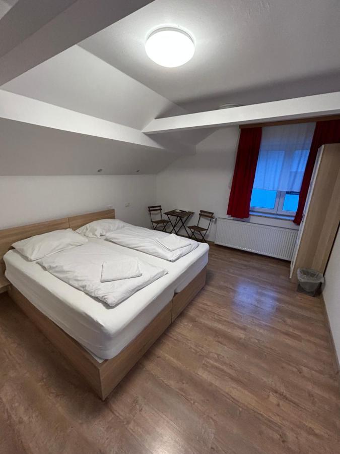 Sobe Zimmer Frei Pozega Exterior foto