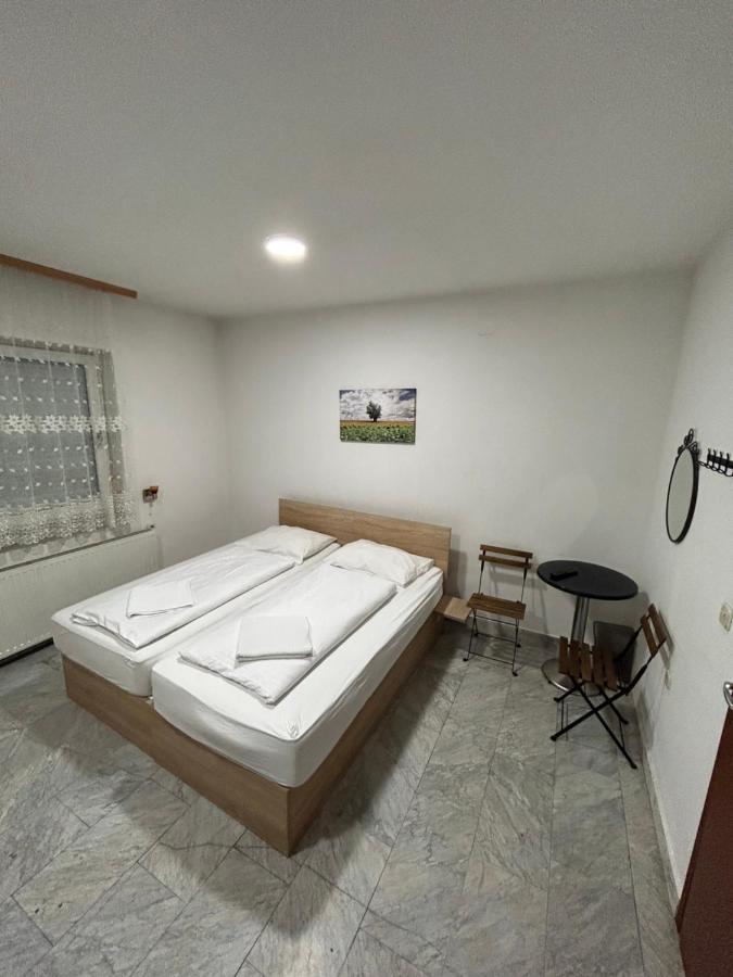 Sobe Zimmer Frei Pozega Exterior foto