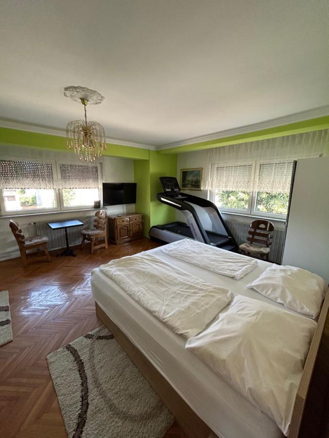 Sobe Zimmer Frei Pozega Exterior foto