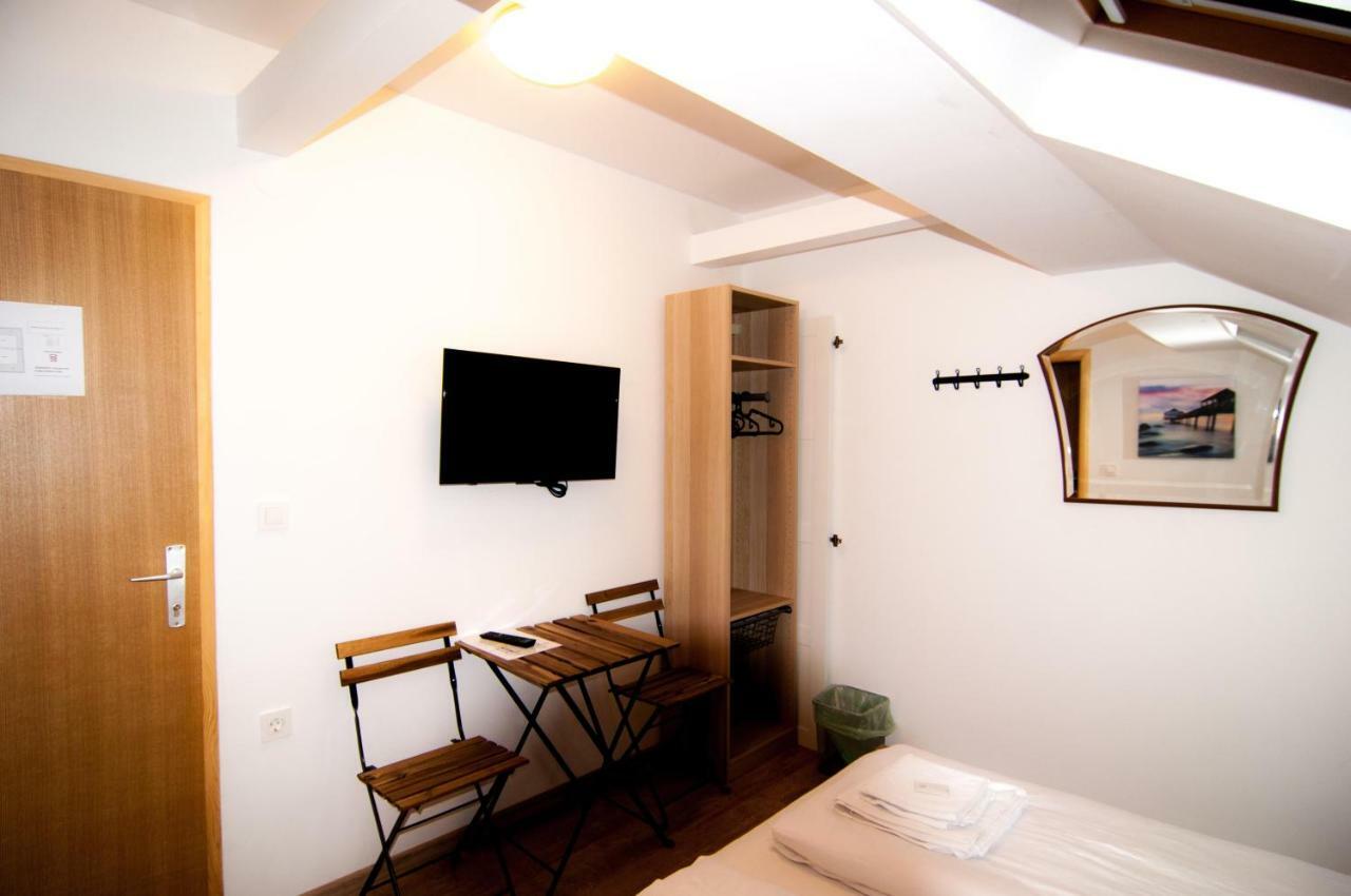 Sobe Zimmer Frei Pozega Exterior foto
